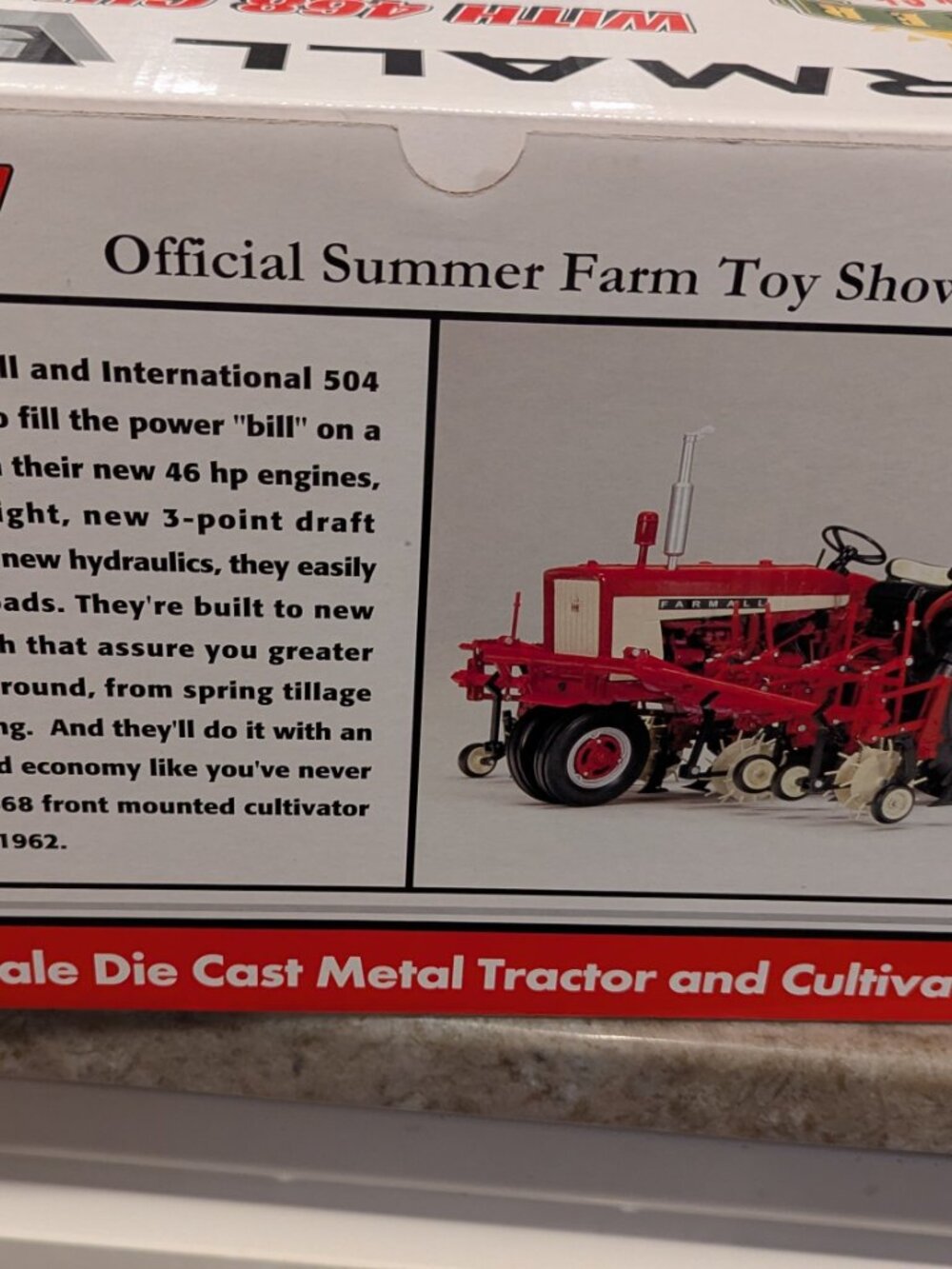 1/16 Farmall 504 Tractor & 468 Cultivator 2007 Summer Farm Toy Show Edition spec - Picture 9 of 10